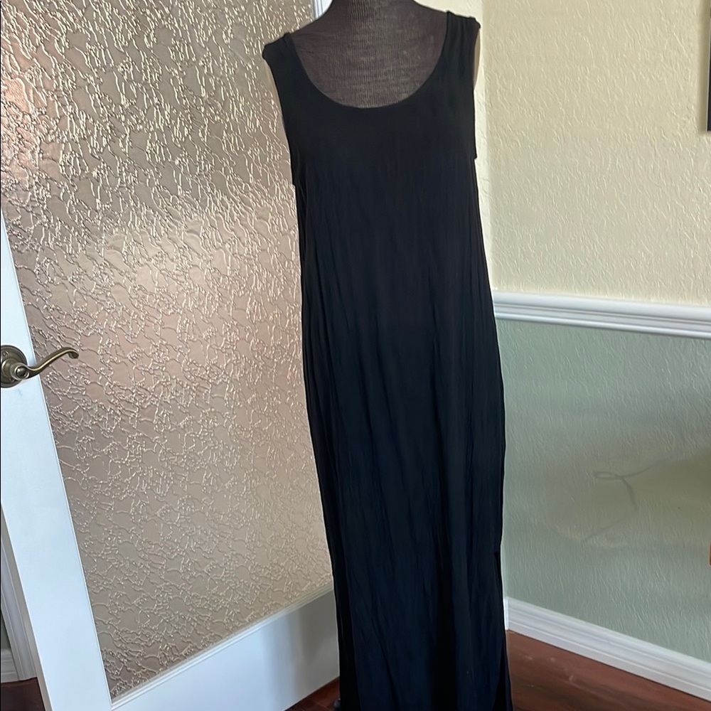 Vintage Elizabeth Stewart Elegant Black Sleeveless Dress slits on both sides